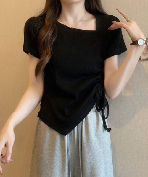 2ly2(トゥーリートゥー)の「アシンメトリーネック シャーリング 半袖リブTシャツ(Tシャツ/カットソー・レディース・ブラウン/ブラック/ホワイト・FREE)」の16枚目の写真