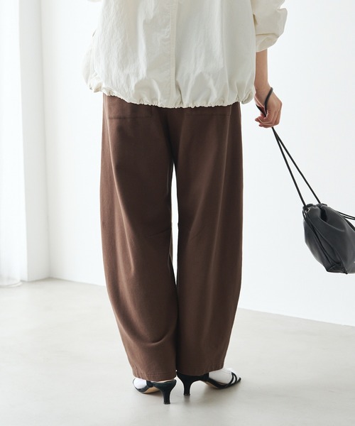 PUAL CE CIN（ピュアルセシン）の「ストレッチ裏毛カーブシルエットスウェットパンツ（スウェットパンツ・レディース・ブラウン/ベージュ/アイボリー・FREE）」の11枚目の写真