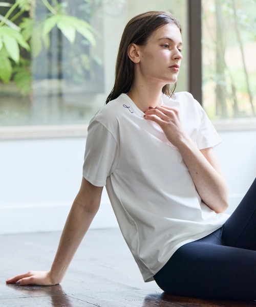 Julier Yoga and Relax（ジュリエヨガアンドリラックス）の「Julier コンディショニングTee（Tシャツ/カットソー・レディース・ホワイト/ネイビー・1/2）」の22枚目の写真