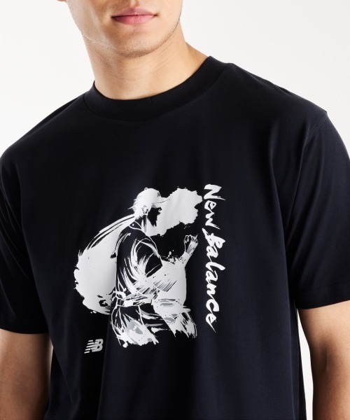 NEW BALANCE（ニューバランス）の「New Balance Shohei Always On Graphic Short Sleeve T-Shirt（ニューバランス 大谷翔平 グラフィックショートスリーブTシャツ）（Tシャツ/カットソー・メンズ・グレー系/ブラック系・MEDIUM/LARGE/X-LARGE）」の8枚目の写真