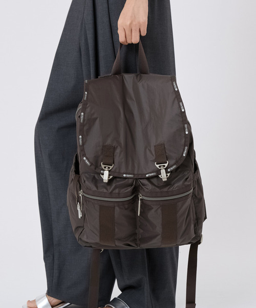 LeSportsac(レスポートサック)の「【Essential Collection×Naoko Okusa】MODERN FLAP BACKPACK3 ダークチョコレートC(バックパック/リュック・レディース・ブラウン・FREE)」の5枚目の写真