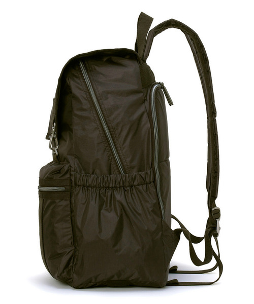 LeSportsac(レスポートサック)の「【Essential Collection×Naoko Okusa】MODERN FLAP BACKPACK3 ダークチョコレートC(バックパック/リュック・レディース・ブラウン・FREE)」の9枚目の写真