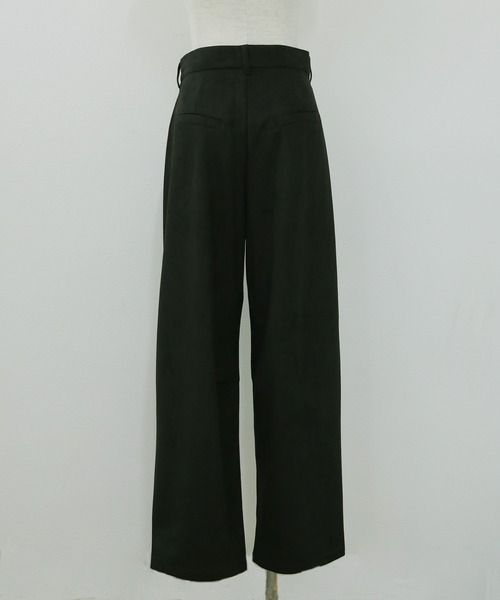 cheriella(シェリエラ)の「【cheriella】スウェードカーブパンツ SUEDE CURVE PANTS(チノパンツ・レディース・ブラック/ブラウン/アイボリー・FREE)」の12枚目の写真