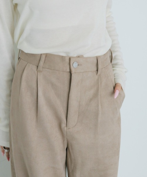 cheriella(シェリエラ)の「【cheriella】スウェードカーブパンツ SUEDE CURVE PANTS(チノパンツ・レディース・ブラック/ブラウン/アイボリー・FREE)」の7枚目の写真