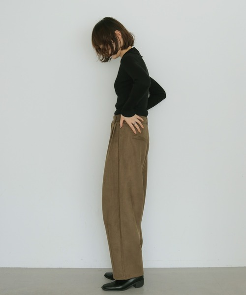 cheriella(シェリエラ)の「【cheriella】スウェードカーブパンツ SUEDE CURVE PANTS(チノパンツ・レディース・ブラック/ブラウン/アイボリー・FREE)」の20枚目の写真
