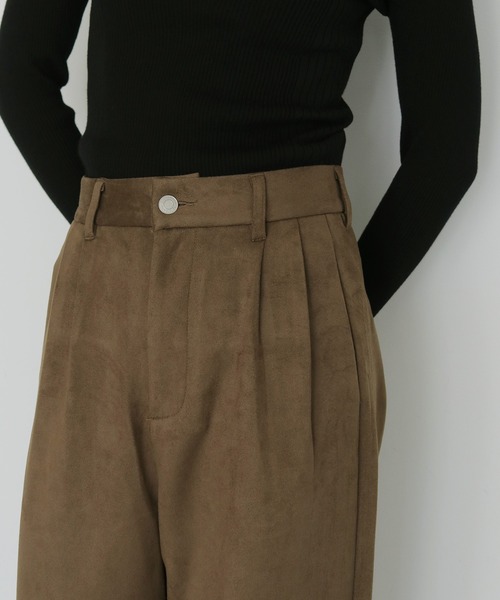 cheriella(シェリエラ)の「【cheriella】スウェードカーブパンツ SUEDE CURVE PANTS(チノパンツ・レディース・ブラック/ブラウン/アイボリー・FREE)」の22枚目の写真