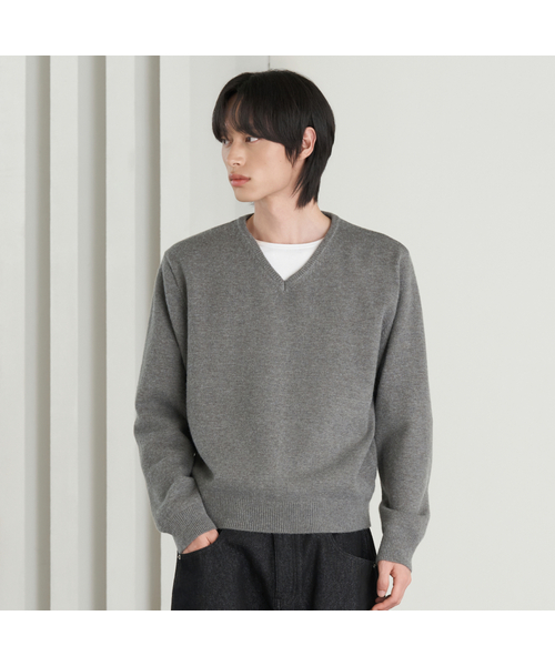 HYOJI（ヒョージ）の「26 FW ウォッシャブルソフトタッチ Vネック クロップドニット (5カラー)（ニット/セーター・メンズ・クリーム/ネイビー/レッド/チャコール/ブラック・M/L）」の2枚目の写真