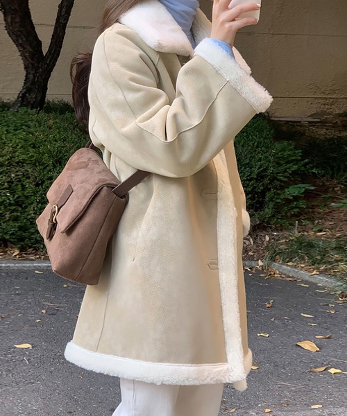 Doux Belle(ドゥーベル)の「フェイクムートン風ボアコート(ムートンコート・レディース・ベージュ・FREE)」の6枚目の写真