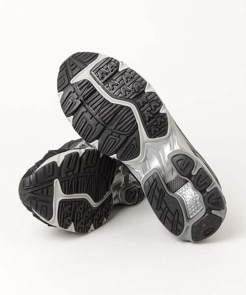 SHIPS any（シップス エニィ）の「MIZUNO:WAVE RIDER10 D1GA2611（スニーカー・メンズ・ブラック/ナチュラル・26/27/28/29）」の4枚目の写真