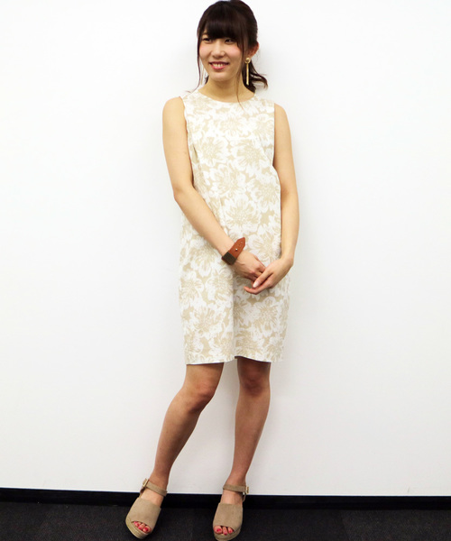 N.(N. Natural Beauty Basic)(エヌエヌナチュラルビューティーベーシック)の「フラワープリントボイルワッシャーワンピース(ワンピース・レディース・ベージュ/イエロー/ブラック・MEDIUM)」の2枚目の写真