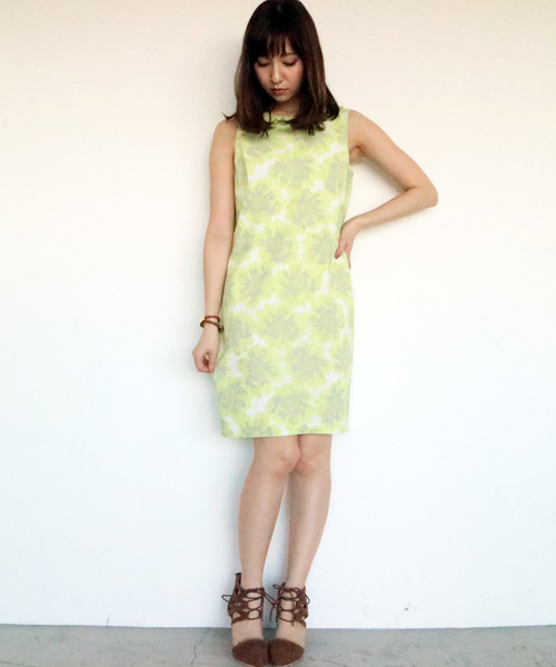 N.(N. Natural Beauty Basic)(エヌエヌナチュラルビューティーベーシック)の「フラワープリントボイルワッシャーワンピース(ワンピース・レディース・ベージュ/イエロー/ブラック・MEDIUM)」の9枚目の写真