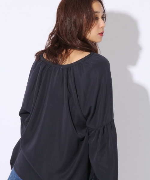 niko and...（ニコアンド）の「ペザントスキッパーブラウス【niko and ...】（シャツ/ブラウス・レディース・オフホワイト/ボルドー/ネイビー・LARGE/MEDIUM）」の3枚目の写真