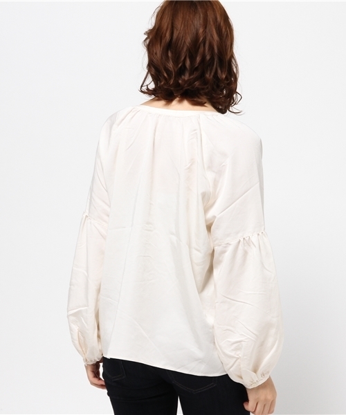 niko and...（ニコアンド）の「ペザントスキッパーブラウス【niko and ...】（シャツ/ブラウス・レディース・オフホワイト/ボルドー/ネイビー・LARGE/MEDIUM）」の10枚目の写真