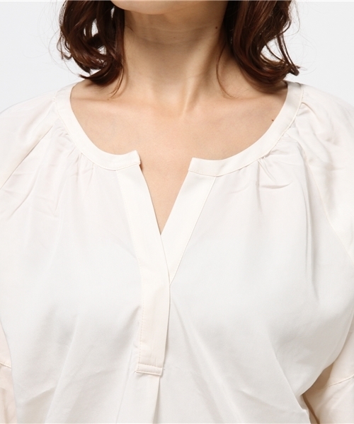 niko and...（ニコアンド）の「ペザントスキッパーブラウス【niko and ...】（シャツ/ブラウス・レディース・オフホワイト/ボルドー/ネイビー・LARGE/MEDIUM）」の4枚目の写真