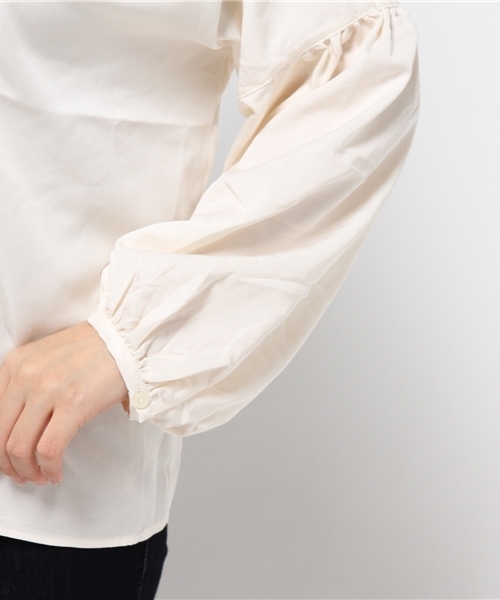 niko and...（ニコアンド）の「ペザントスキッパーブラウス【niko and ...】（シャツ/ブラウス・レディース・オフホワイト/ボルドー/ネイビー・LARGE/MEDIUM）」の5枚目の写真