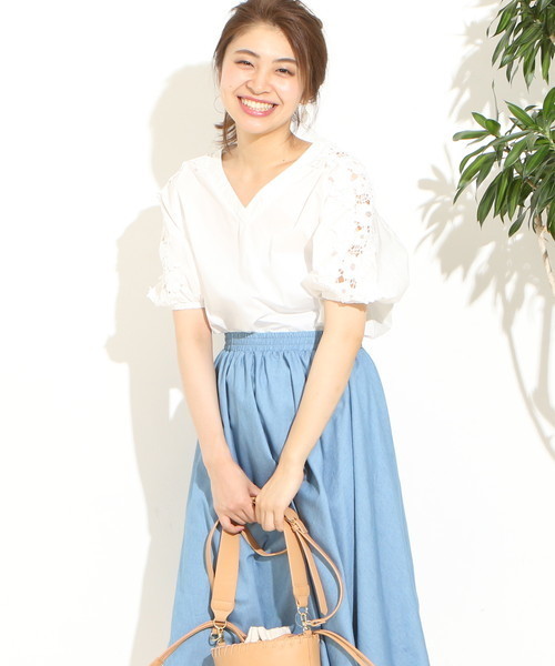 natural couture（ナチュラルクチュール）の「袖透かしレースBL（シャツ/ブラウス・レディース・レッド/ストライプ/アイボリー/ブラック・FREE）」の6枚目の写真