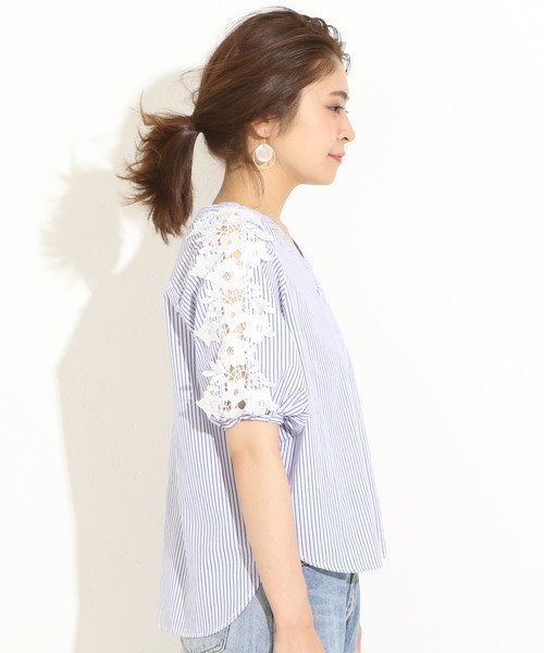natural couture（ナチュラルクチュール）の「袖透かしレースBL（シャツ/ブラウス・レディース・レッド/ストライプ/アイボリー/ブラック・FREE）」の15枚目の写真