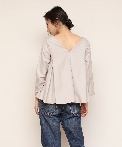 Emma Taylor（エマテイラー）の「タックフレアプルオーバー（シャツ/ブラウス・レディース・ブラック/ブルー/キャメル/グレー・FREE）」の14枚目の写真