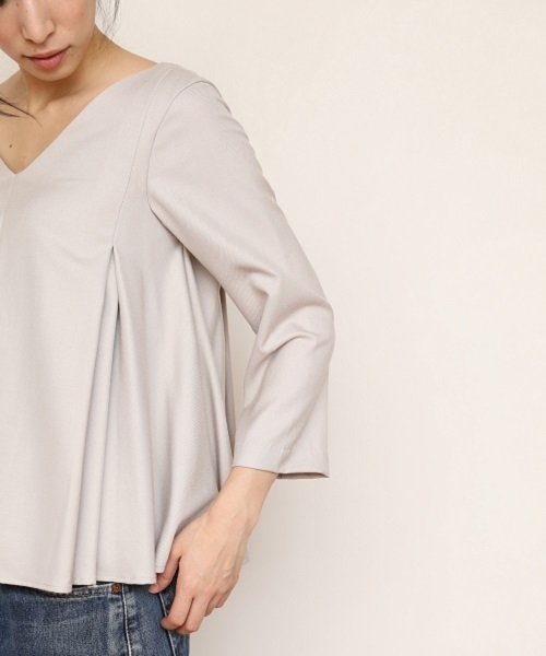 Emma Taylor（エマテイラー）の「タックフレアプルオーバー（シャツ/ブラウス・レディース・ブラック/ブルー/キャメル/グレー・FREE）」の13枚目の写真