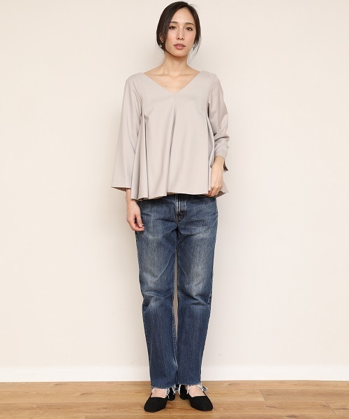 Emma Taylor（エマテイラー）の「タックフレアプルオーバー（シャツ/ブラウス・レディース・ブラック/ブルー/キャメル/グレー・FREE）」の12枚目の写真