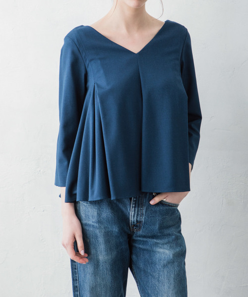 Emma Taylor（エマテイラー）の「タックフレアプルオーバー（シャツ/ブラウス・レディース・ブラック/ブルー/キャメル/グレー・FREE）」の18枚目の写真