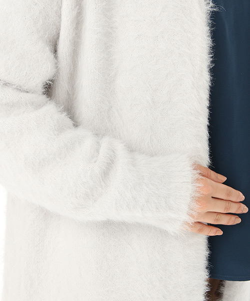 Honeys（ハニーズ）の「ふわもこの優しい肌触りフェザーロングカーディガン（カーディガン/ボレロ・レディース・ピンク/ベージュ/ブラック/アイボリー/グレー/モカ・M/L）」の10枚目の写真