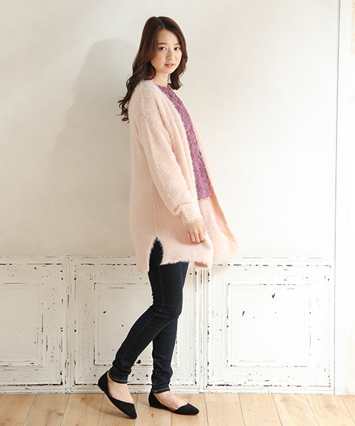 Honeys（ハニーズ）の「ふわもこの優しい肌触りフェザーロングカーディガン（カーディガン/ボレロ・レディース・ピンク/ベージュ/ブラック/アイボリー/グレー/モカ・M/L）」の17枚目の写真