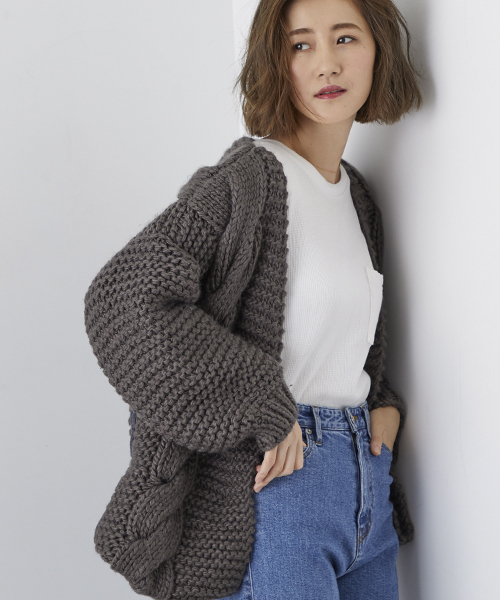 STUDIOUS（ステュディオス）の「バルキーローゲージニットカーディガン（カーディガン/ボレロ・レディース・チャコールグレー/アイボリー/キャメル・FREE）」の14枚目の写真