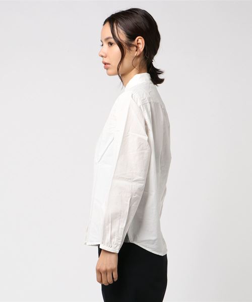 LBC(エルビーシー)の「コットン丸襟シャツ(シャツ/ブラウス・レディース・ホワイト/チャコールグレー/レッド・M/L)」の4枚目の写真