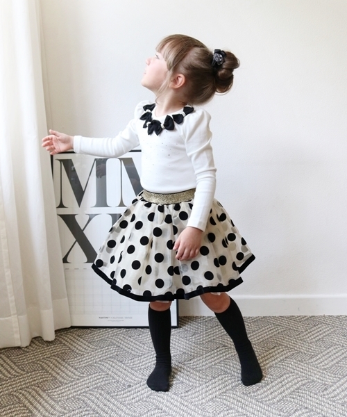 Rora（ローラ）の「ココナ 長袖カットソー フォーマル トップス リボン 白 ホワイト（Tシャツ/カットソー・キッズ・ホワイト・90㎝/100cm/110cm/120cm/130cm/140cm）」の9枚目の写真