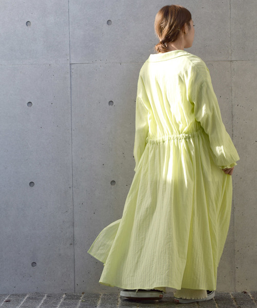 w closet(ダブルクローゼット)の「スクエアドットドビーカシュクールワンピース(ワンピース・レディース・イエロー/ミント/キナリ・FREE)」の6枚目の写真