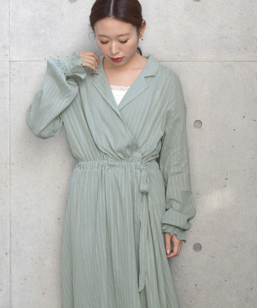 w closet(ダブルクローゼット)の「スクエアドットドビーカシュクールワンピース(ワンピース・レディース・イエロー/ミント/キナリ・FREE)」の21枚目の写真