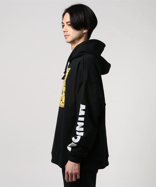 DING(ディング)の「DING/MINIONS パーカー(パーカー・メンズ・ホワイト/ブラック/イエロー・FREE)」の4枚目の写真