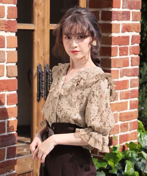 one after another NICE CLAUP(ワンアフターアナザーナイスクラップ)の「ヴィンテージ開襟レースブラウス(シャツ/ブラウス・レディース・オフホワイト/ベージュ・FREE)」の3枚目の写真