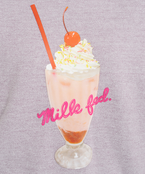 MILKFED.(ミルクフェド)の「SWEAT CREW TOP STRAWBERRY SHAKE(スウェット・レディース・チャコールグレー/ライトパープル/ライトグリーン・MEDIUM/SMALL)」の6枚目の写真