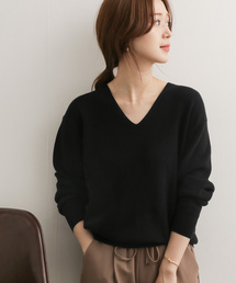 Vネックニットコーデ特集 着痩せも叶う大人女性の着こなし術を色別に大公開 Zozotown