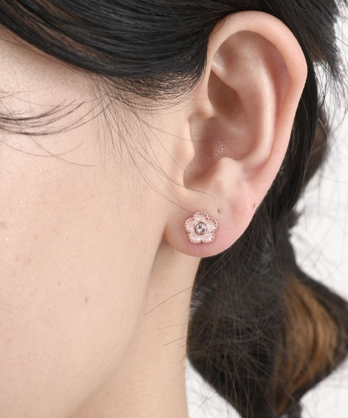 国内即発 MARY QUANT ラメエポビジューデイジー ピアス ロゴ ラメエポビジューデイジー ピアス（ピアス（両耳用））｜MARY