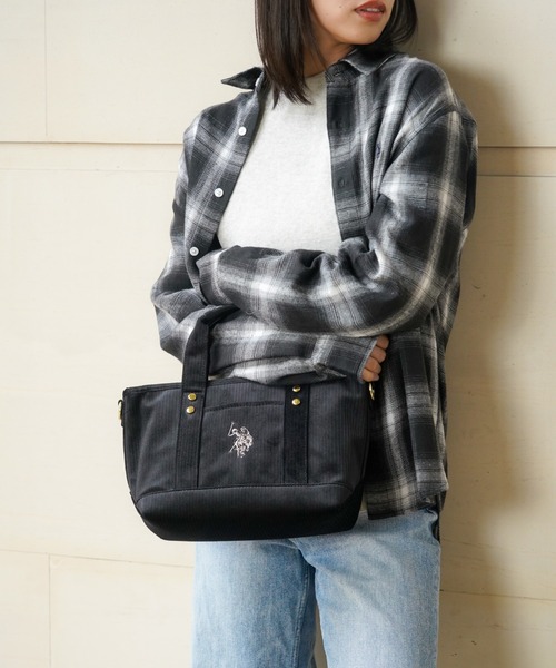 U.S. POLO ASSN.(ユーエスポロアッスン)の「【U.S. POLO ASSN.】 ユーエスポロアッスン コーデュロイ トートバッグ USPA-2729(トートバッグ・レディース・ホワイト/ブラック/ネイビー/グレー/ピンク/クリアブラウン/ライトグレー/レッド/モカ/ブラック系/ホワイト系/ネイビー系/グレー系・FREE)」の5枚目の写真