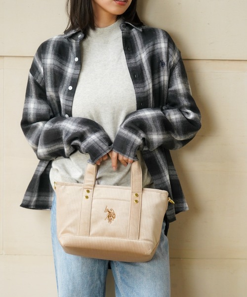 U.S. POLO ASSN.(ユーエスポロアッスン)の「【U.S. POLO ASSN.】 ユーエスポロアッスン コーデュロイ トートバッグ USPA-2729(トートバッグ・レディース・ホワイト/ブラック/ネイビー/グレー/ピンク/クリアブラウン/ライトグレー/レッド/モカ/ブラック系/ホワイト系/ネイビー系/グレー系・FREE)」の10枚目の写真