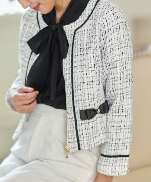 tocco closet（トッコ　クローゼット）の「パールビジュー装飾グログランりぼん付きノーカラーツイードジャケット（ノーカラージャケット・レディース・ブラック/オフホワイト・M）」の6枚目の写真