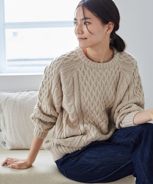 AMERICAN HOLIC（アメリカンホリック）の「クルーネックラグランケーブルニットプルオーバー＊（ニット/セーター・レディース・サックスブルー/ピンク/ネイビー/イエロー/ライトベージュ・M/L）」の2枚目の写真