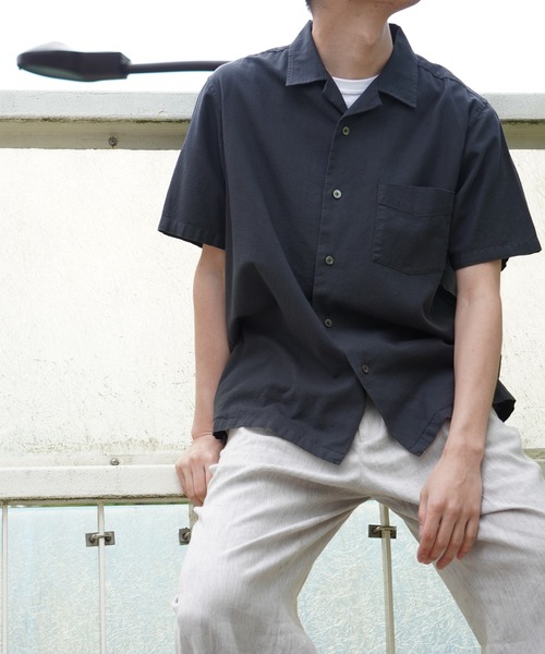 ADAM ET ROPE'（アダムエロペ）の「〈バンブー素材〉オーバーシルエットオープンカラーシャツ（シャツ/ブラウス・メンズ・ブラック系その他/ブラウン系その他/オレンジ系その他4・M/L）」の2枚目の写真