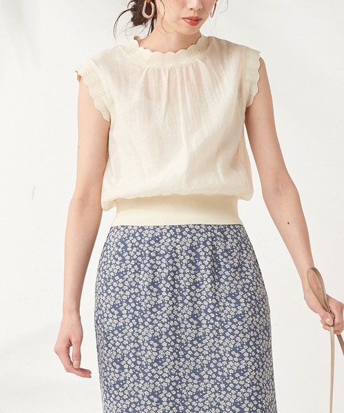 natural couture(ナチュラルクチュール)の「ほんのりシアーエアリープルオーバー(シャツ/ブラウス・レディース・ブラック/サックスブルー/オレンジ/アイボリー・FREE)」の2枚目の写真