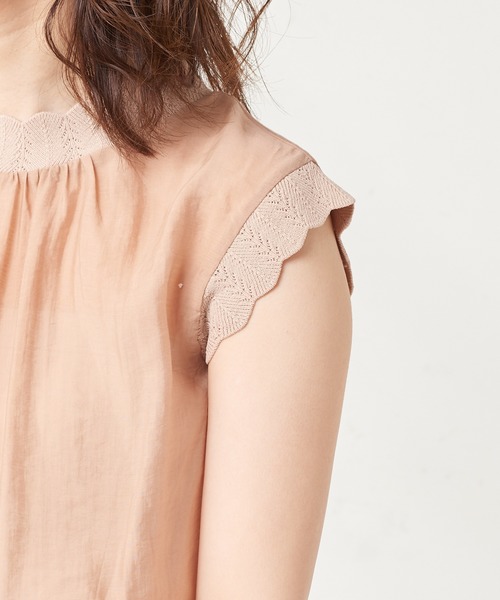 natural couture(ナチュラルクチュール)の「ほんのりシアーエアリープルオーバー(シャツ/ブラウス・レディース・ブラック/サックスブルー/オレンジ/アイボリー・FREE)」の11枚目の写真