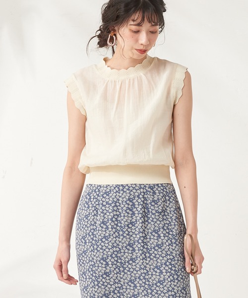 natural couture(ナチュラルクチュール)の「ほんのりシアーエアリープルオーバー(シャツ/ブラウス・レディース・ブラック/サックスブルー/オレンジ/アイボリー・FREE)」の9枚目の写真