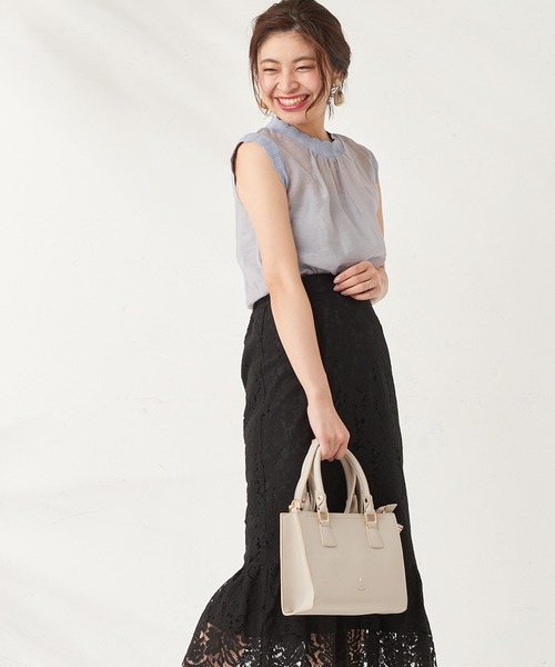natural couture(ナチュラルクチュール)の「ほんのりシアーエアリープルオーバー(シャツ/ブラウス・レディース・ブラック/サックスブルー/オレンジ/アイボリー・FREE)」の7枚目の写真