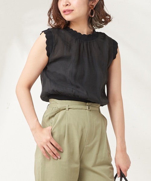 natural couture(ナチュラルクチュール)の「ほんのりシアーエアリープルオーバー(シャツ/ブラウス・レディース・ブラック/サックスブルー/オレンジ/アイボリー・FREE)」の5枚目の写真