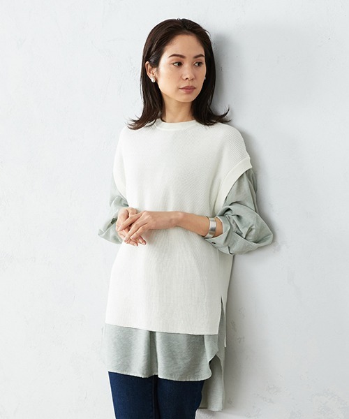 COMME CA ISM（コムサイズム）の「【カラバリ豊富】 ドロップショルダー ニットベスト（ベスト・レディース・ミント/サックスブルー/キャメル/イエロー×グリーン/ブラック/ホワイト/ダークブラウン/ベージュ・MEDIUM/LARGE）」の2枚目の写真