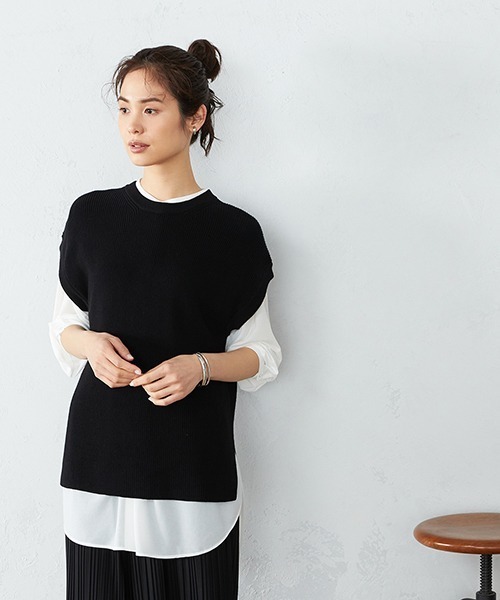 COMME CA ISM（コムサイズム）の「【カラバリ豊富】 ドロップショルダー ニットベスト（ベスト・レディース・ミント/サックスブルー/キャメル/イエロー×グリーン/ブラック/ホワイト/ダークブラウン/ベージュ・MEDIUM/LARGE）」の3枚目の写真