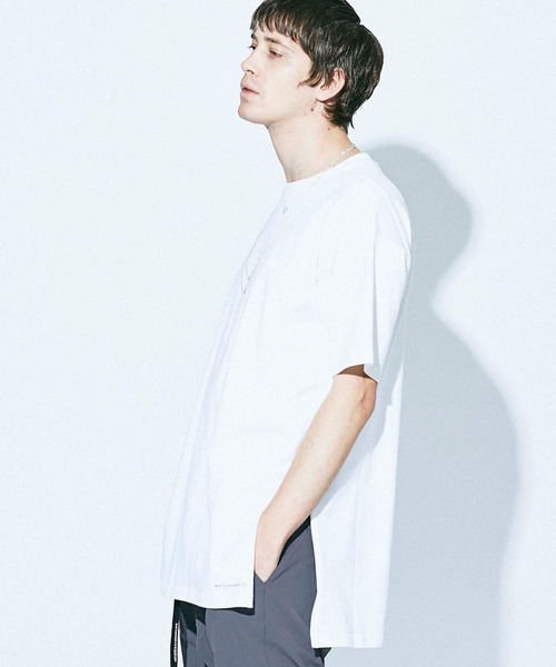 MSML(エムエスエムエル)の「SIDE SLIT SHORT SLEEVE TEE(Tシャツ/カットソー・メンズ・ブラック/チャコールグレー/ホワイト・S/L/M)」の1枚目の写真